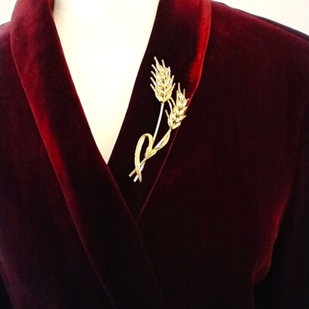 VTG Castlecliff Wheat Brooch